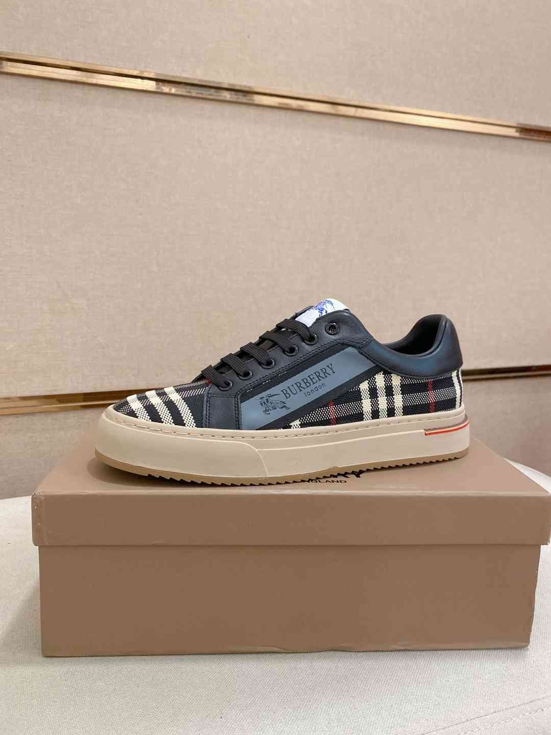 Burberry Leather Sneakers 1728220
