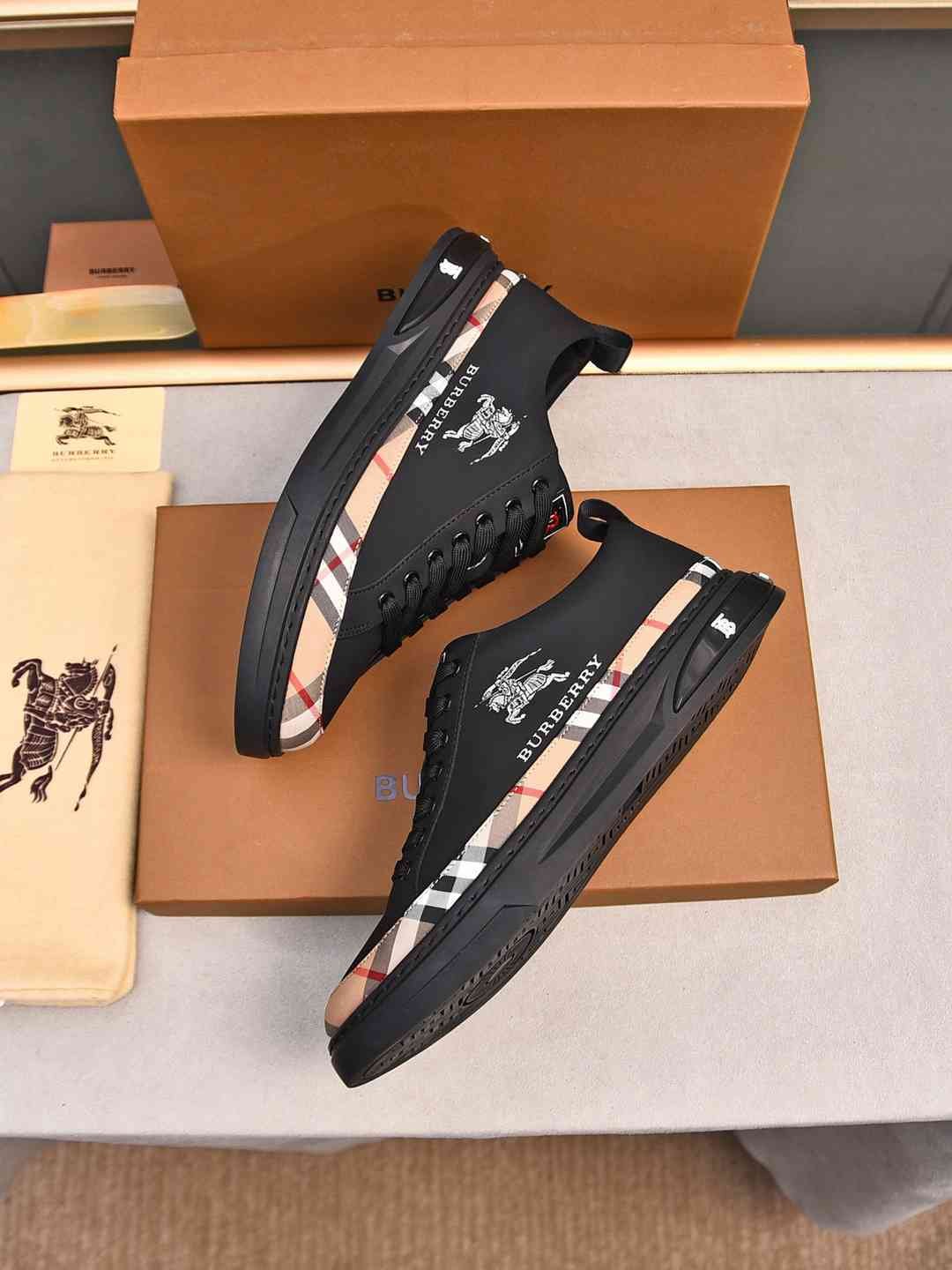 Burberry Men’s Leather Sneakers Colorway 9 1308220-9