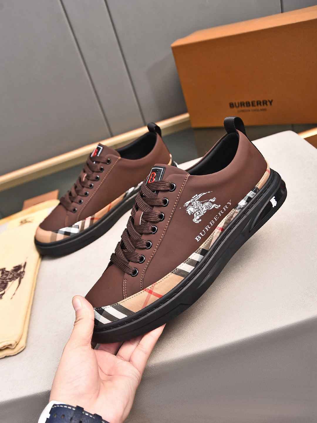 Burberry Men’s Leather Sneakers Colorway 8 1308220-8