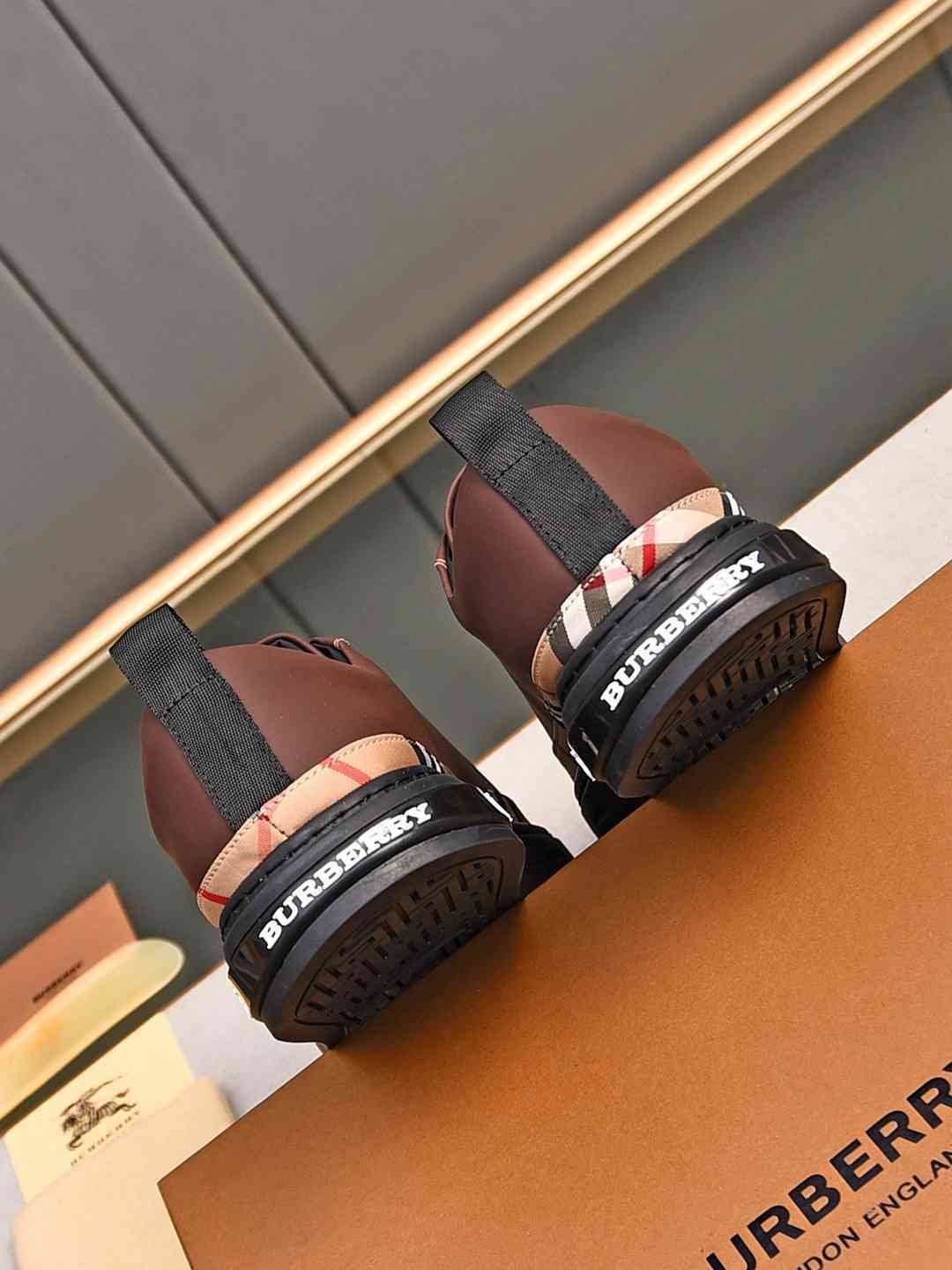 Burberry Men’s Leather Sneakers Colorway 8 1308220-8