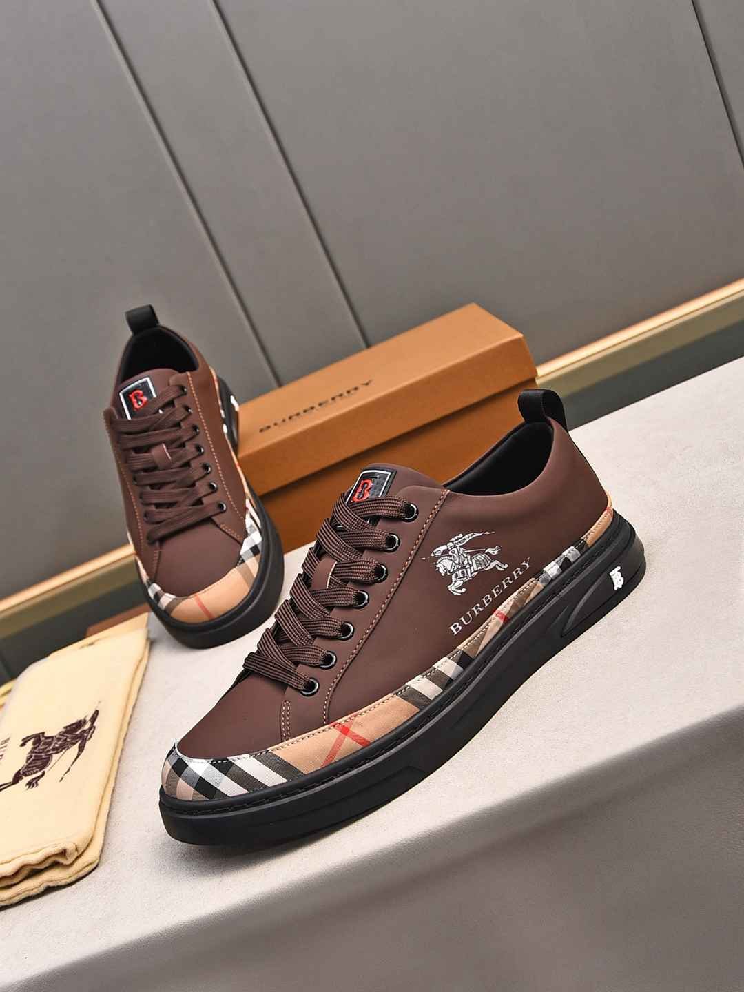 Burberry Men’s Leather Sneakers Colorway 8 1308220-8