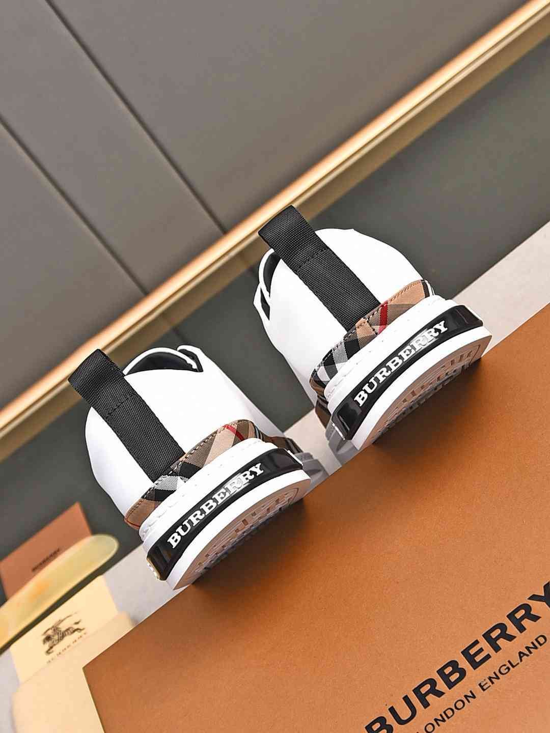 Burberry Men’s Leather Sneakers Colorway 6 1308220-6