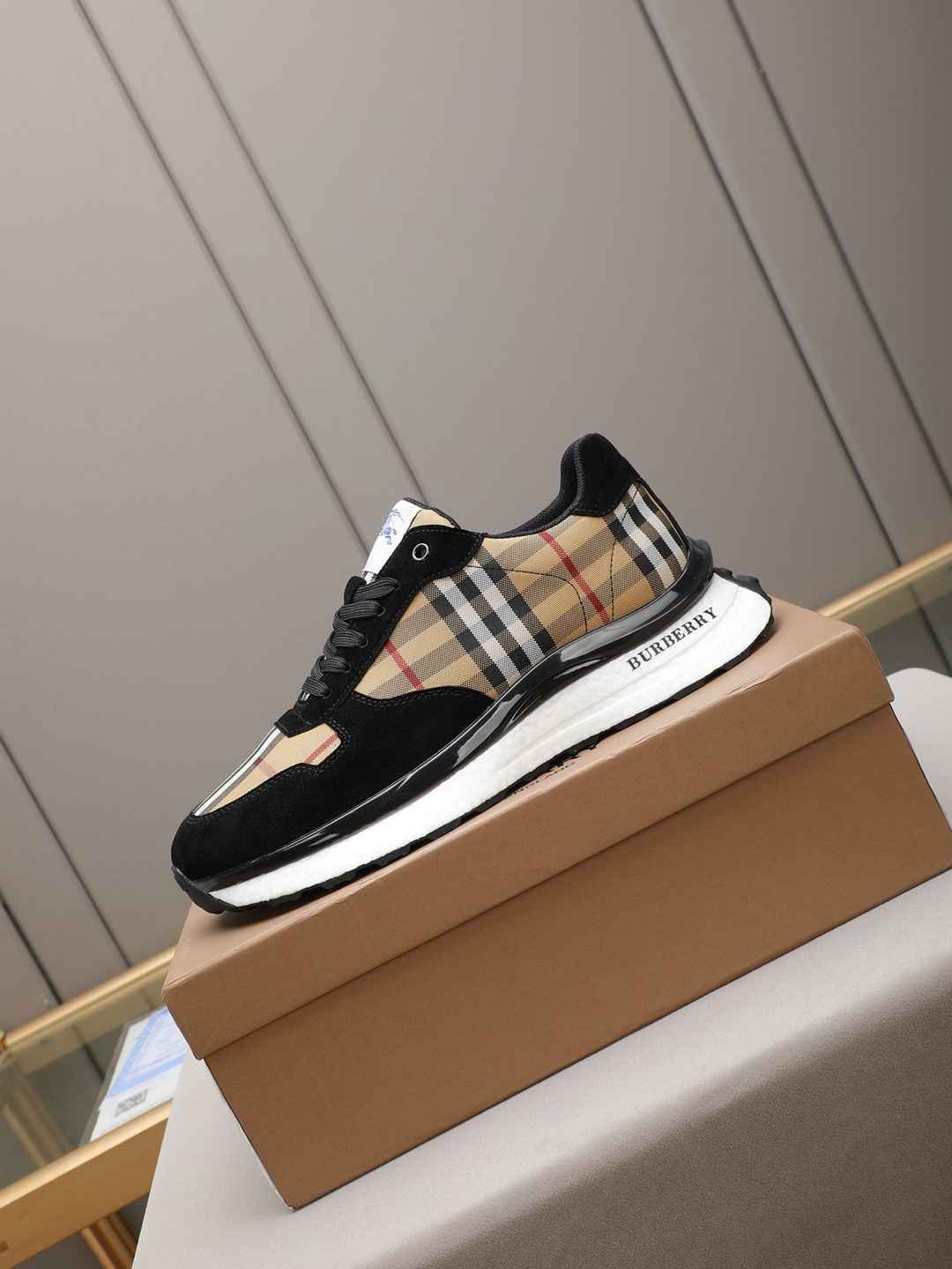 Burberry Men’s Sneakers 1308250