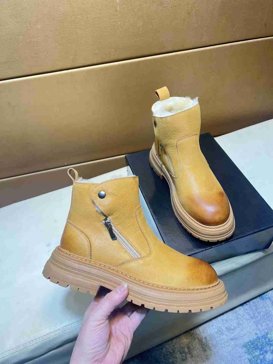 UGG Men’s Leather Sneakers Colorway 11 1031360-11