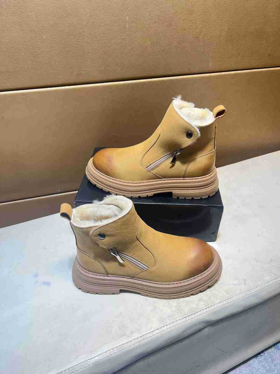 UGG Men’s Leather Sneakers Colorway 11 1031360-11