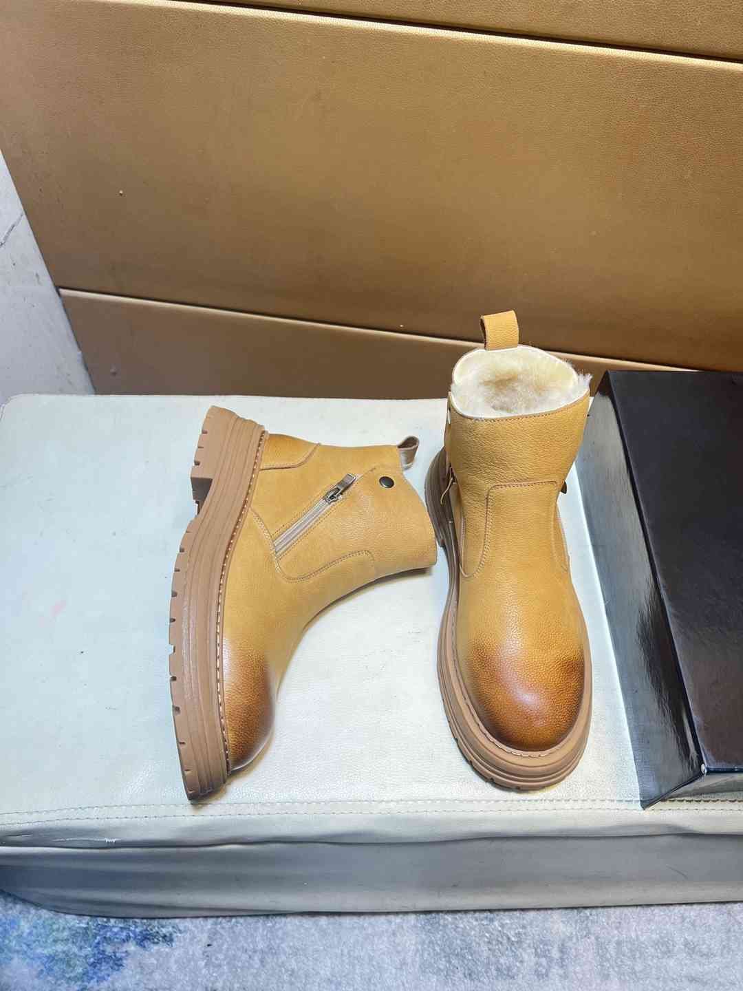 UGG Men’s Leather Sneakers Colorway 11 1031360-11