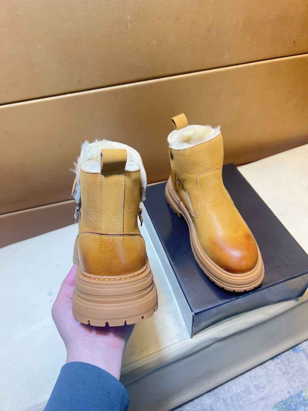 UGG Men’s Leather Sneakers Colorway 11 1031360-11