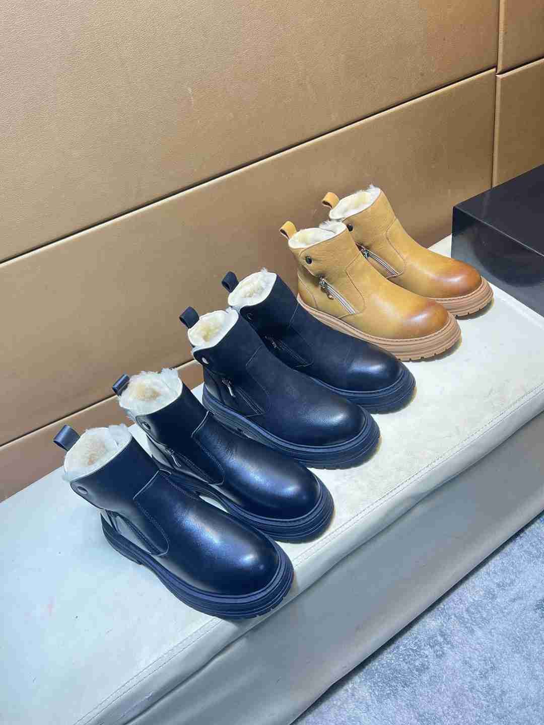 UGG Men’s Leather Sneakers Colorway 11 1031360-11
