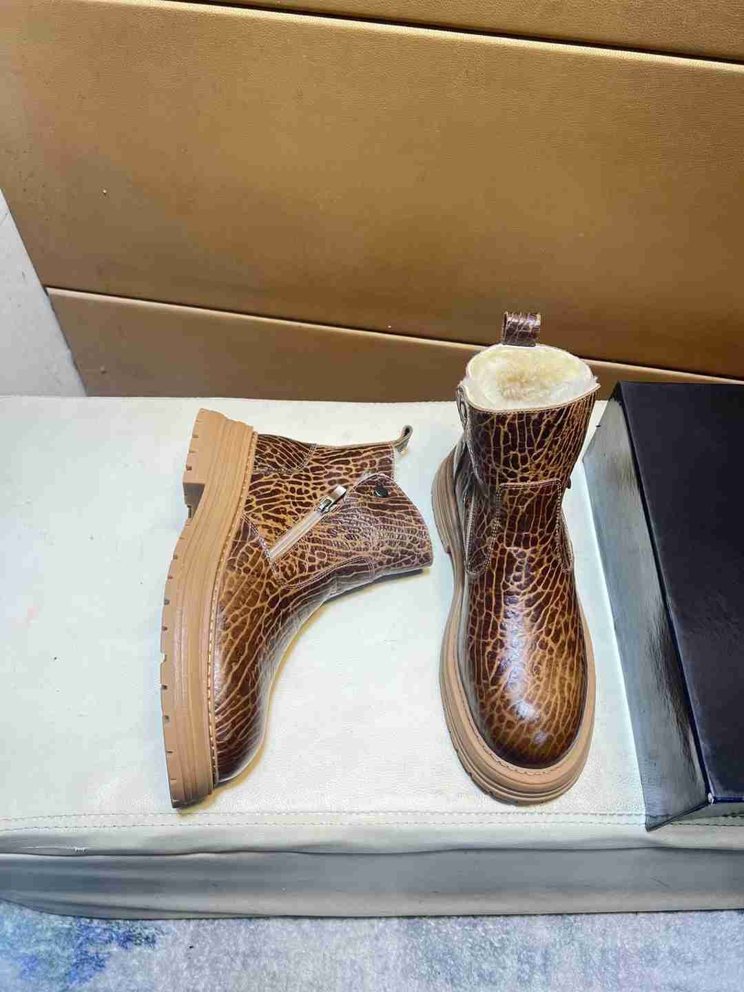 UGG Men’s Leather Sneakers Colorway 8 1031360-8