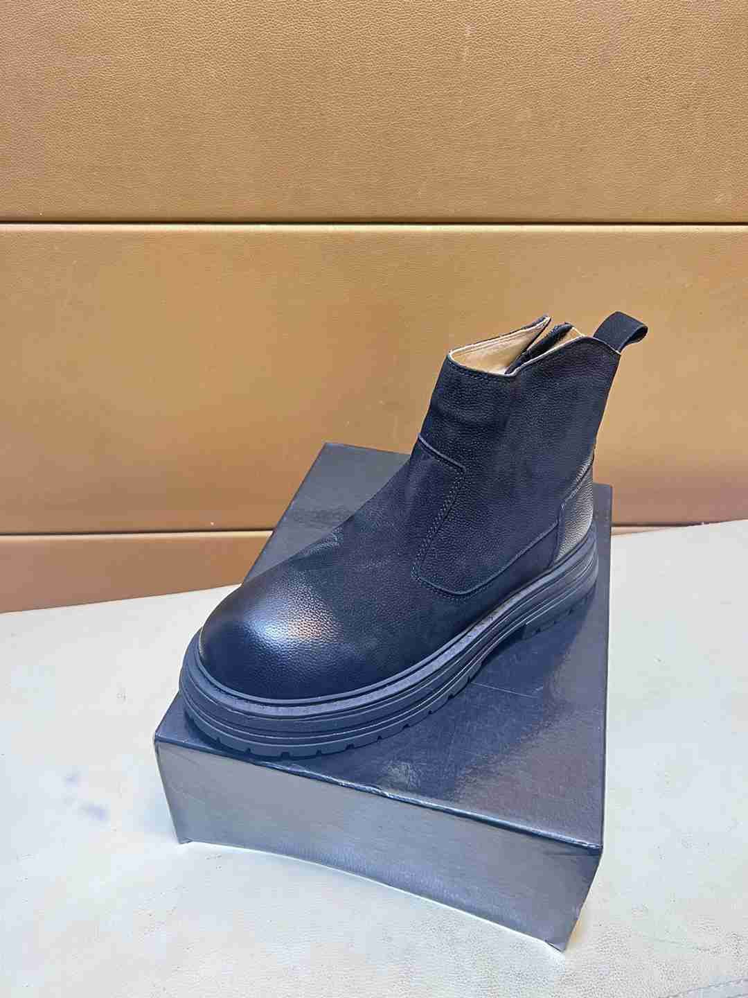 UGG Men’s Leather Sneakers Colorway 3 1031360-3