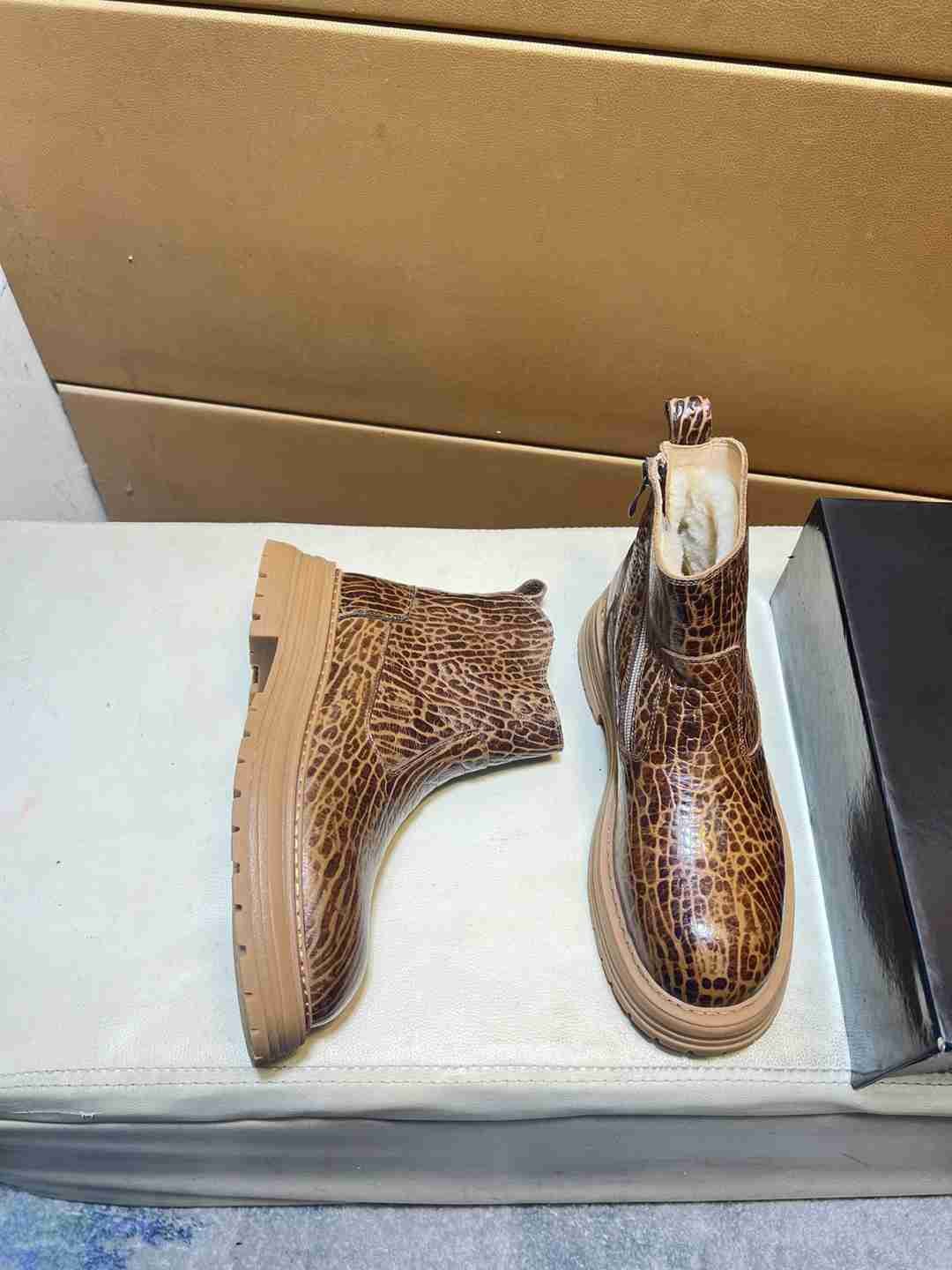UGG Men’s Leather Sneakers Colorway 1 1031360-1