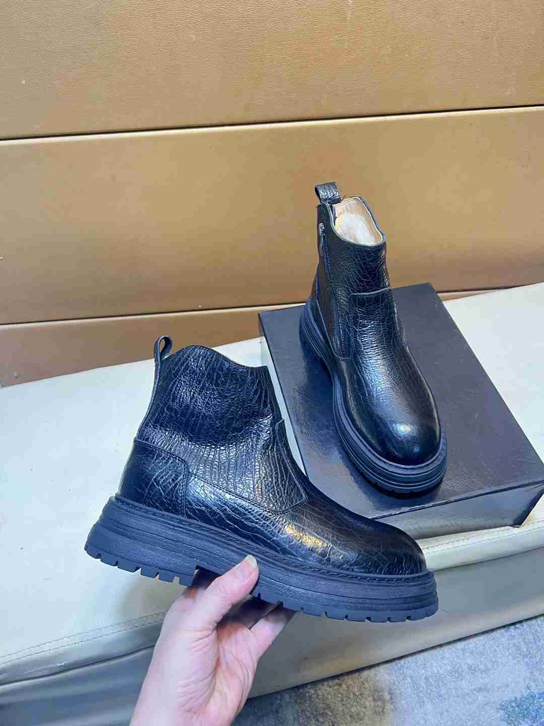 UGG Men’s Leather Sneakers 1031360