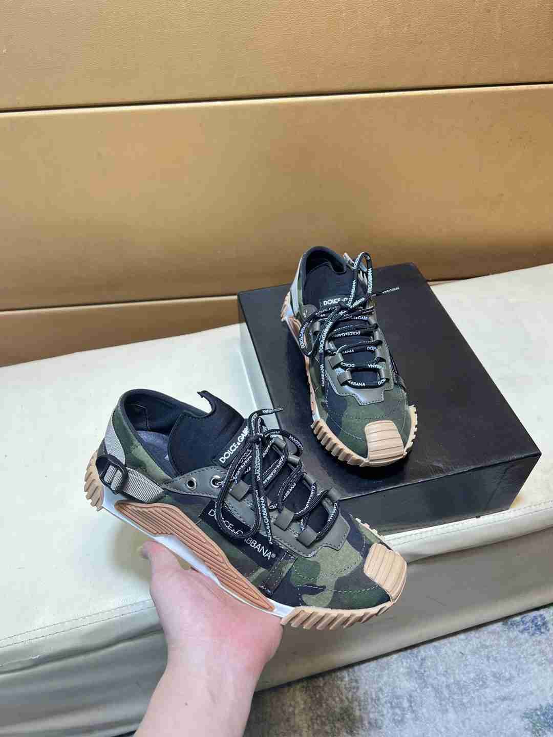 Dolce & Gabbana Men's DG HK Sneakers Colorway 2 1031240-2