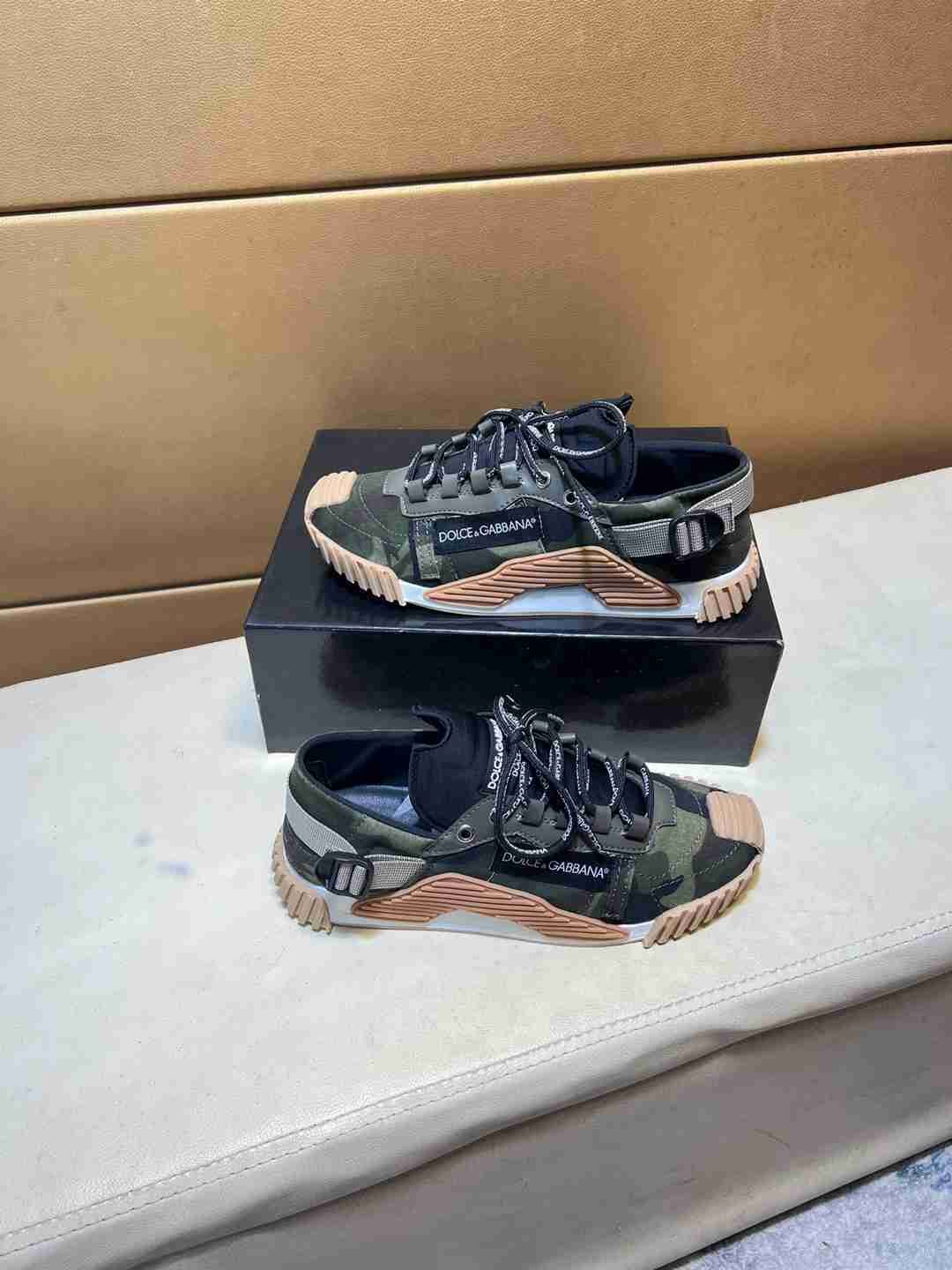Dolce & Gabbana Men’s DG HK Sneakers Colorway 2 1031240-2