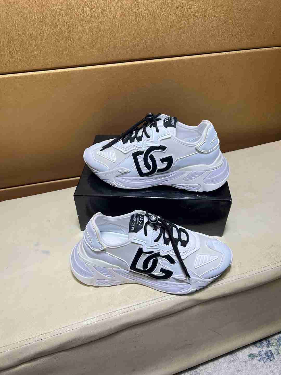 Dolce & Gabbana Men’s DG HK Sneakers Colorway 4 1031280-4