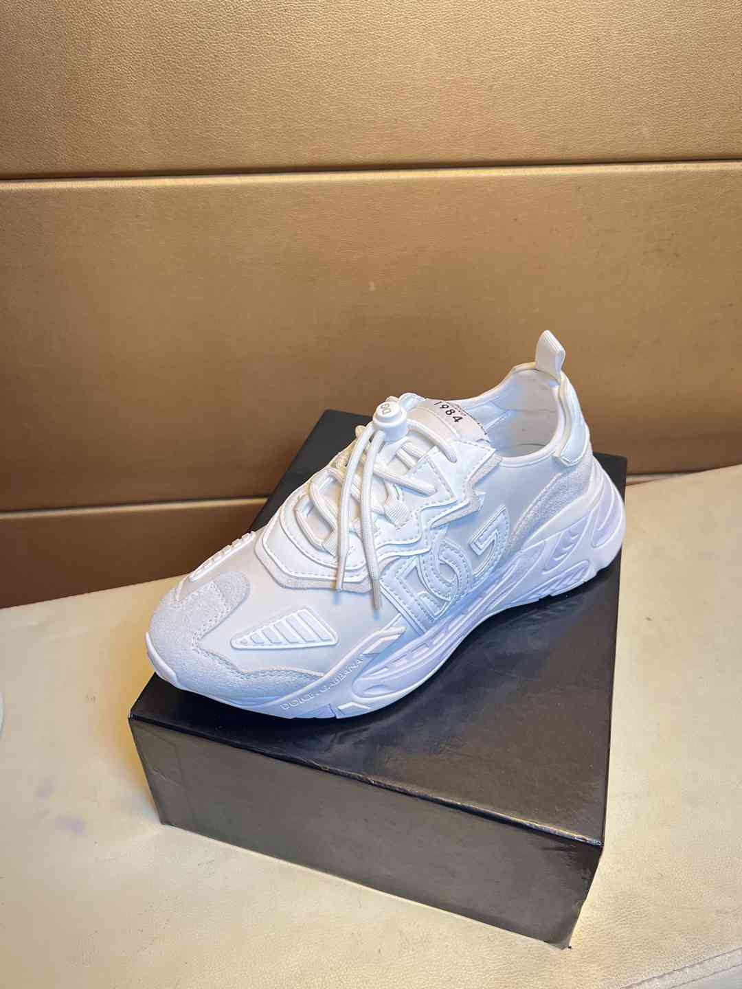 Dolce & Gabbana Men’s DG HK Sneakers Colorway 1 1031280-1