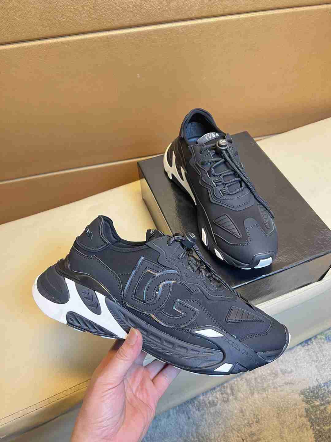 Dolce & Gabbana Men’s DG HK Sneakers 1031280
