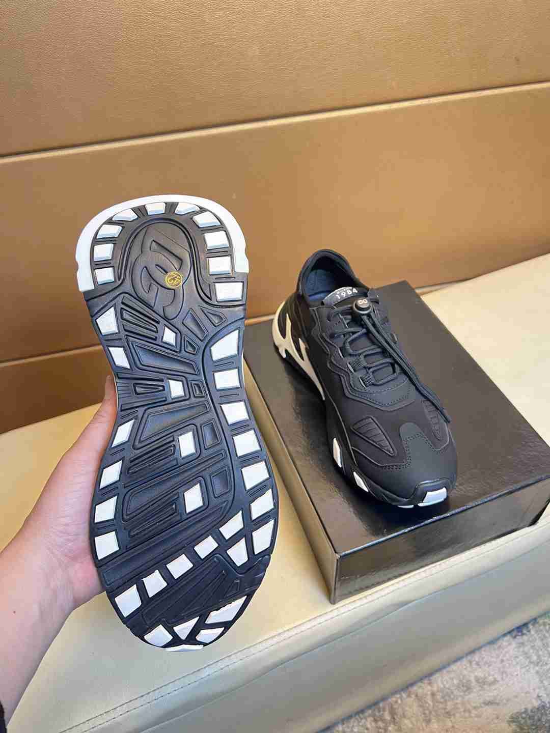 Dolce & Gabbana Men’s DG HK Sneakers 1031280