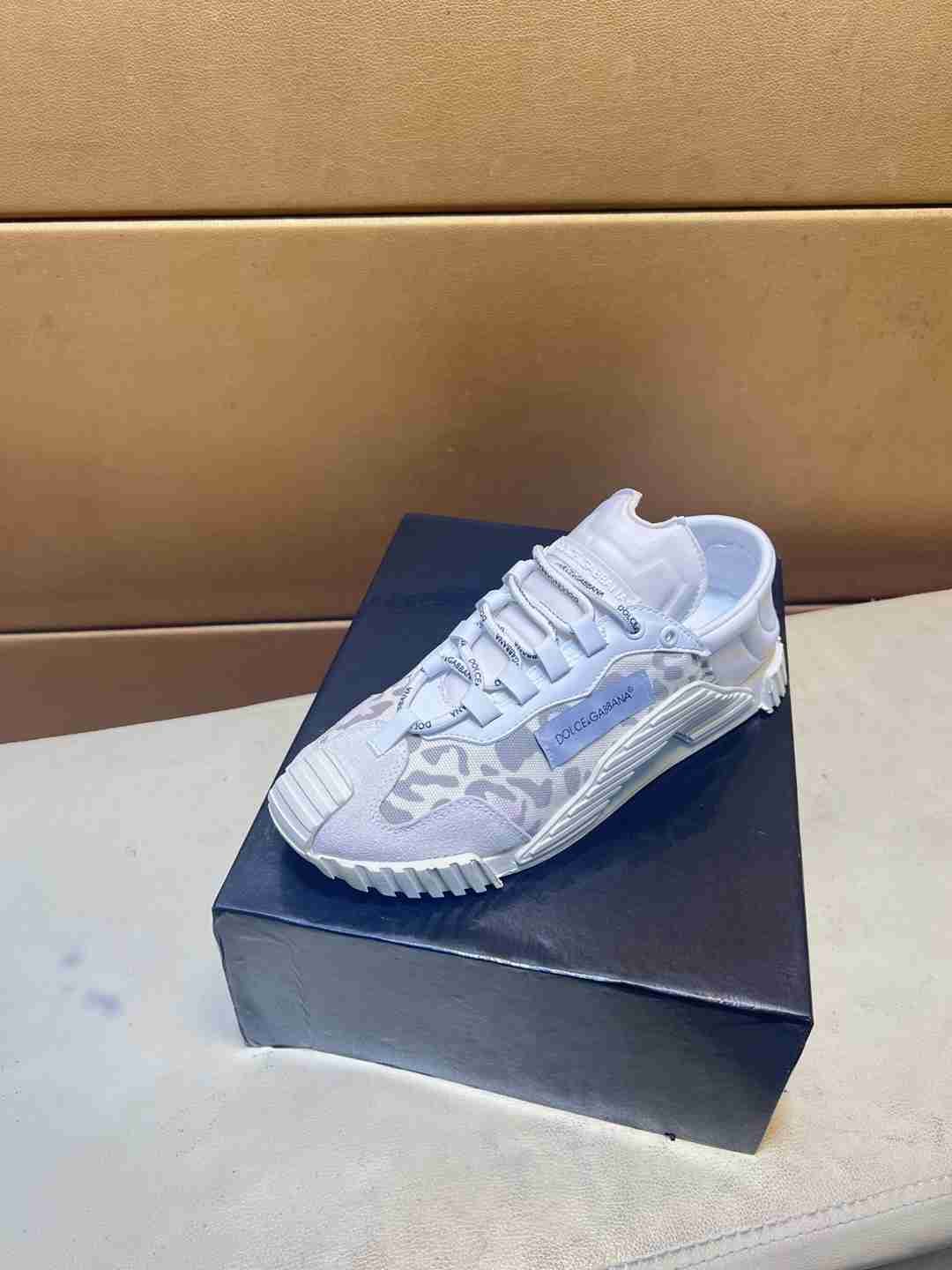 Dolce & Gabbana Men’s DG HK Sneakers Colorway 1 1031240-1
