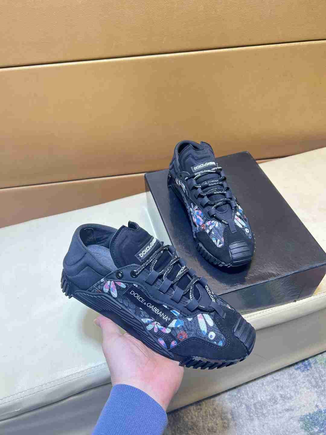 Dolce & Gabbana Men's DG HK Sneakers 1031240