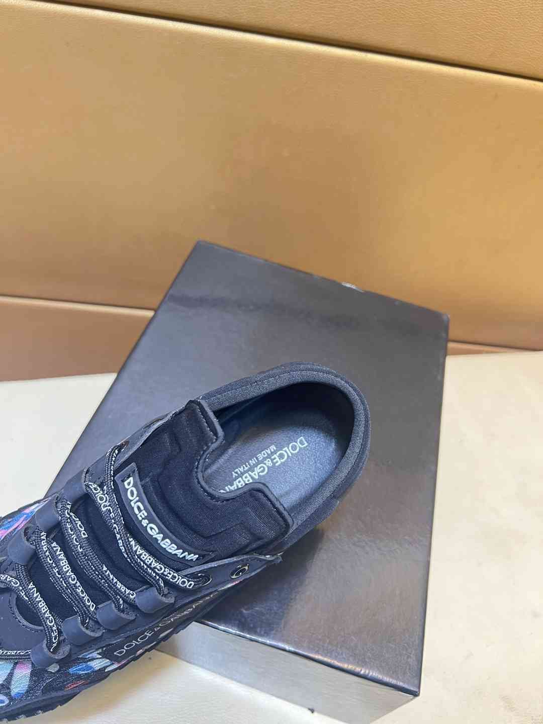 Dolce & Gabbana Men’s DG HK Sneakers 1031240