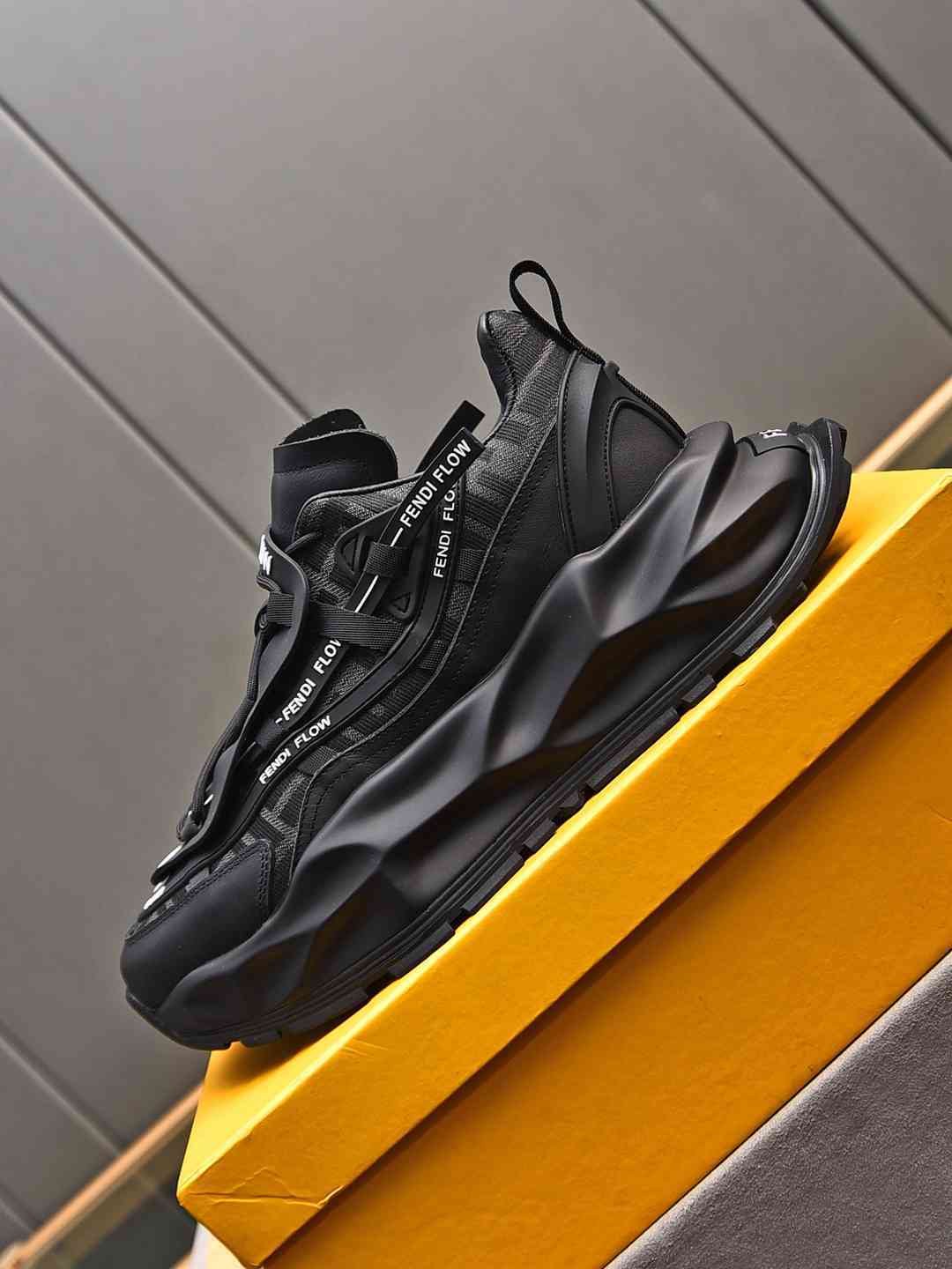 Fendi FD Fend Sneakers Colorway 1 1308310-1