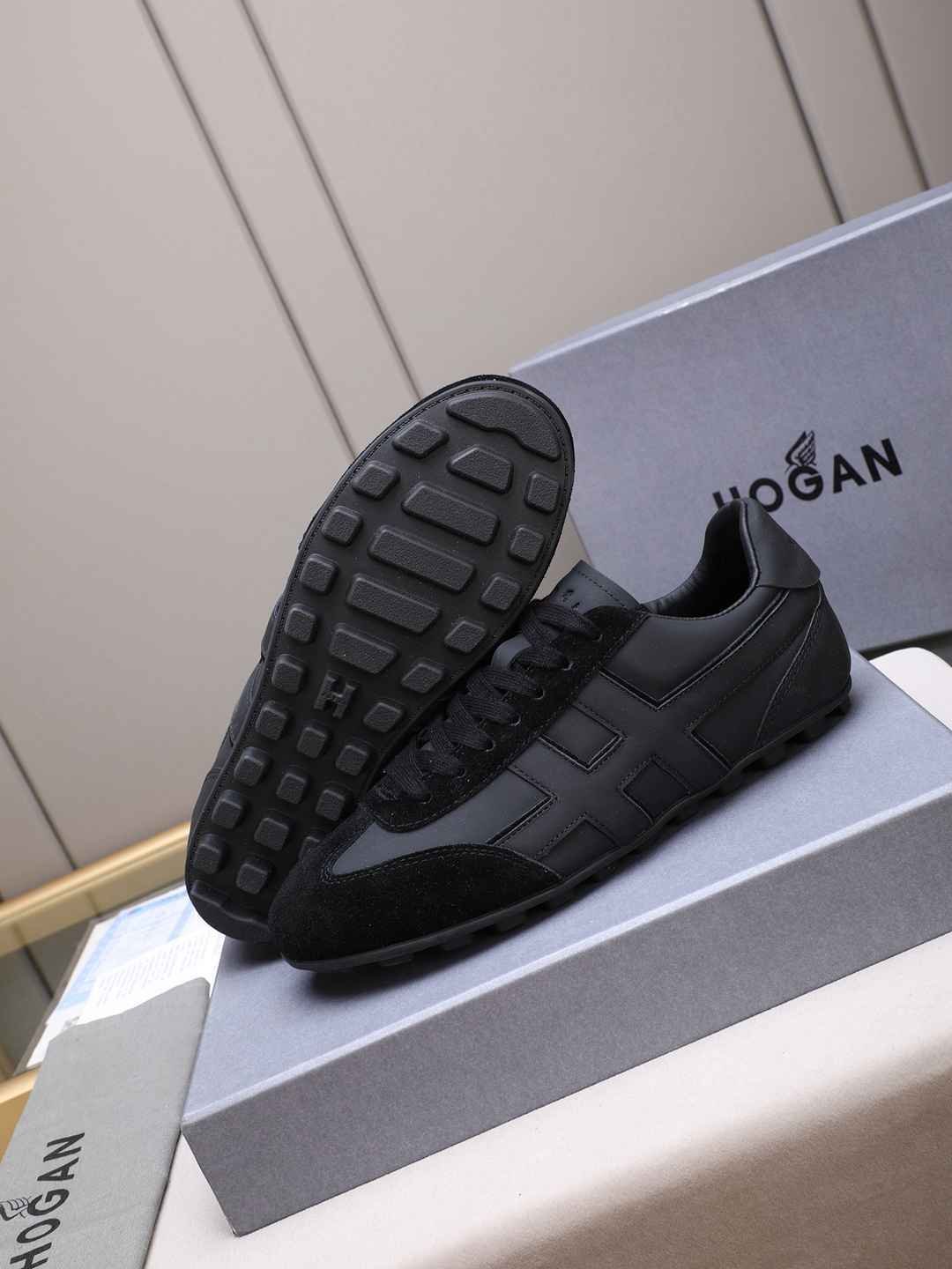 Hogan Calfskin leather Sneakers Colorway 6 1308350-6