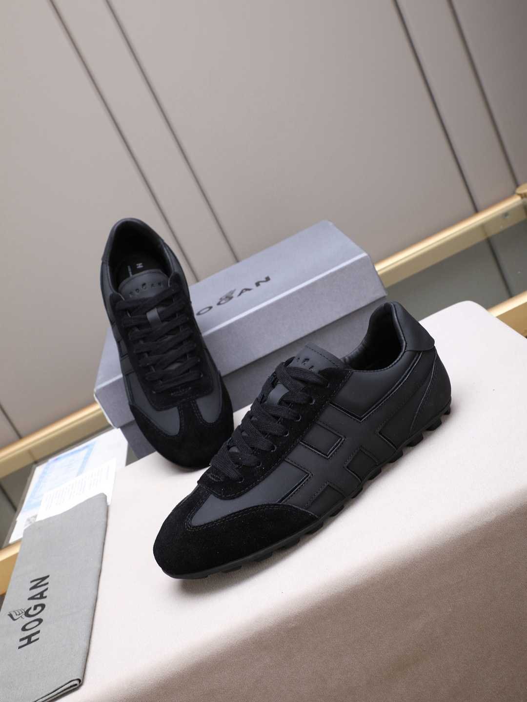Hogan Calfskin leather Sneakers Colorway 6 1308350-6
