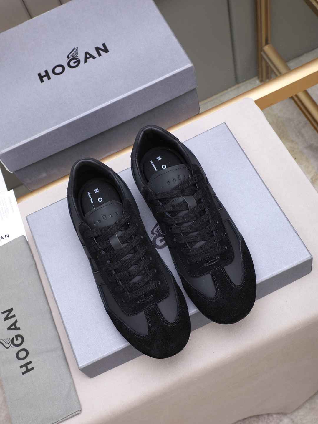 Hogan Calfskin leather Sneakers Colorway 6 1308350-6