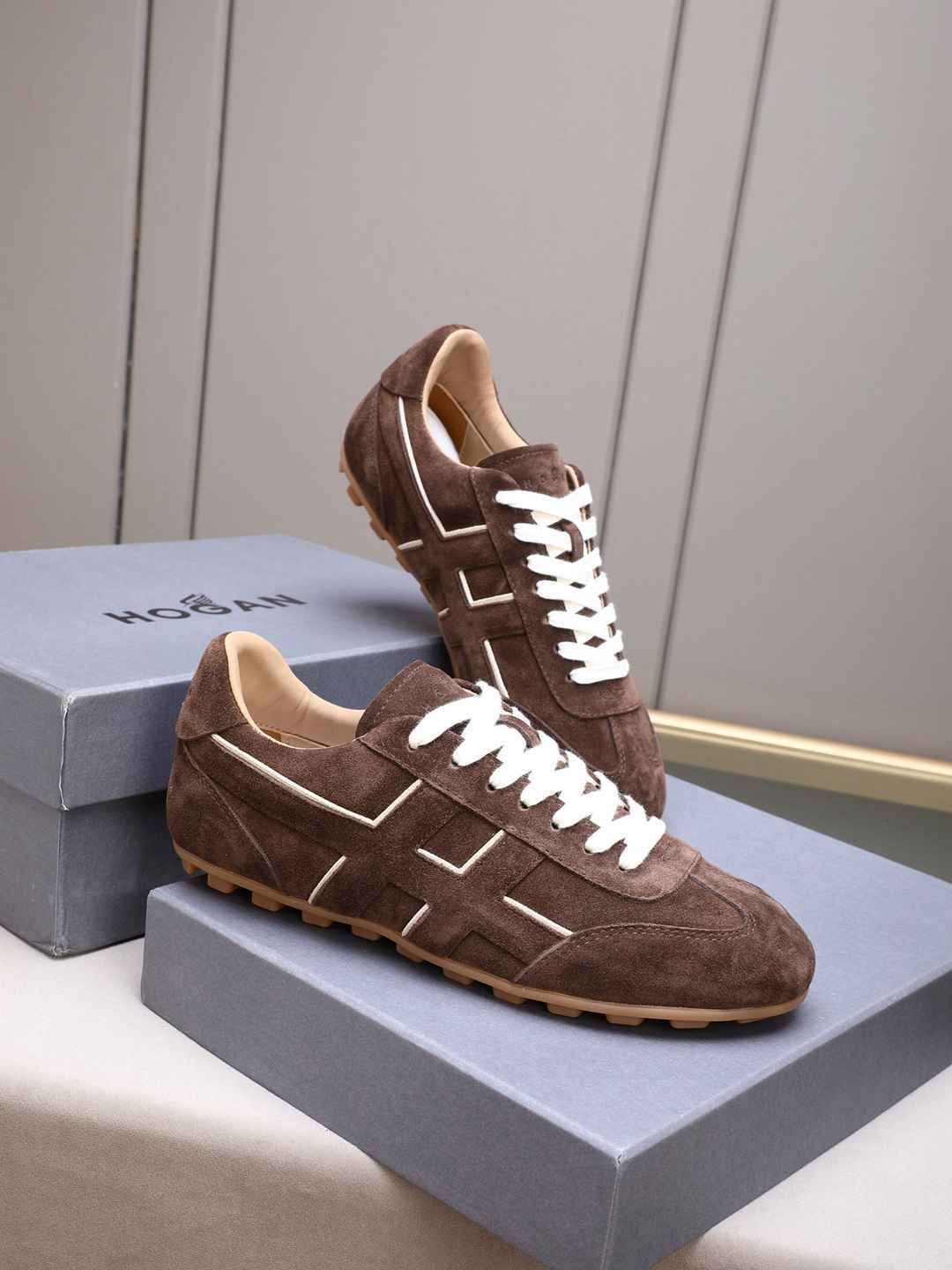 Hogan Calfskin leather Sneakers Colorway 5 1308350-5