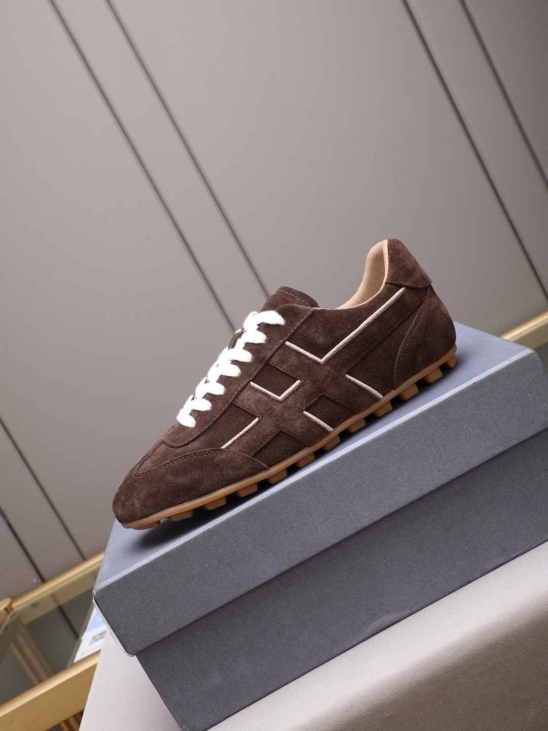 Hogan Calfskin leather Sneakers Colorway 5 1308350-5