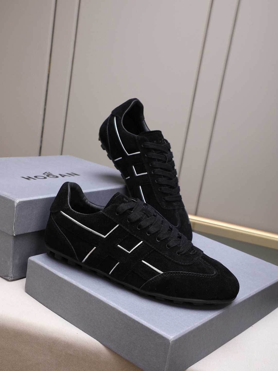 Hogan Calfskin leather Sneakers Colorway 4 1308350-4