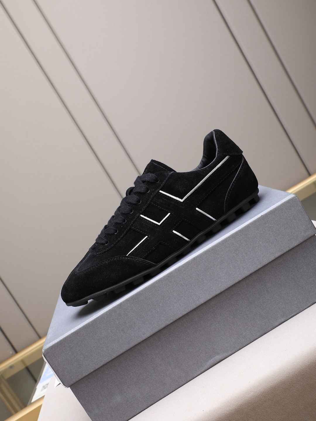 Hogan Calfskin leather Sneakers Colorway 4 1308350-4