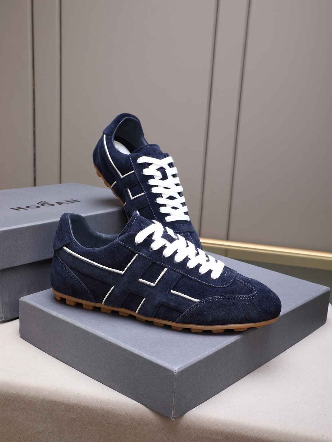 Hogan Calfskin leather Sneakers Colorway 3 1308350-3