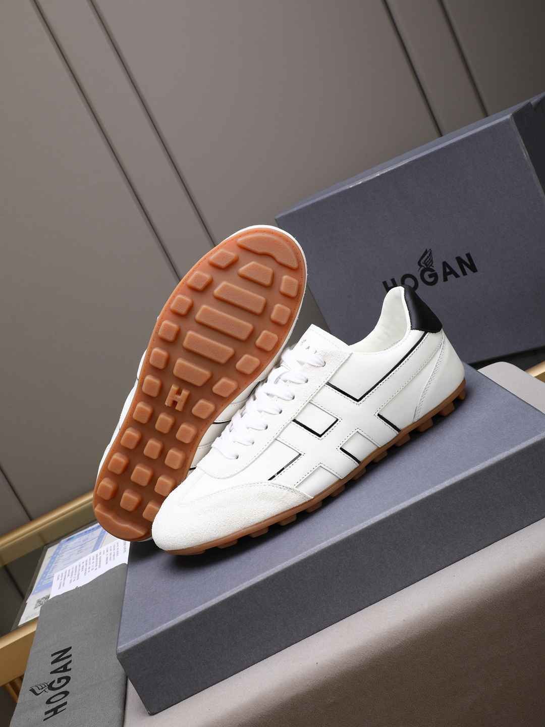 Hogan Calfskin leather Sneakers Colorway 2 1308350-2