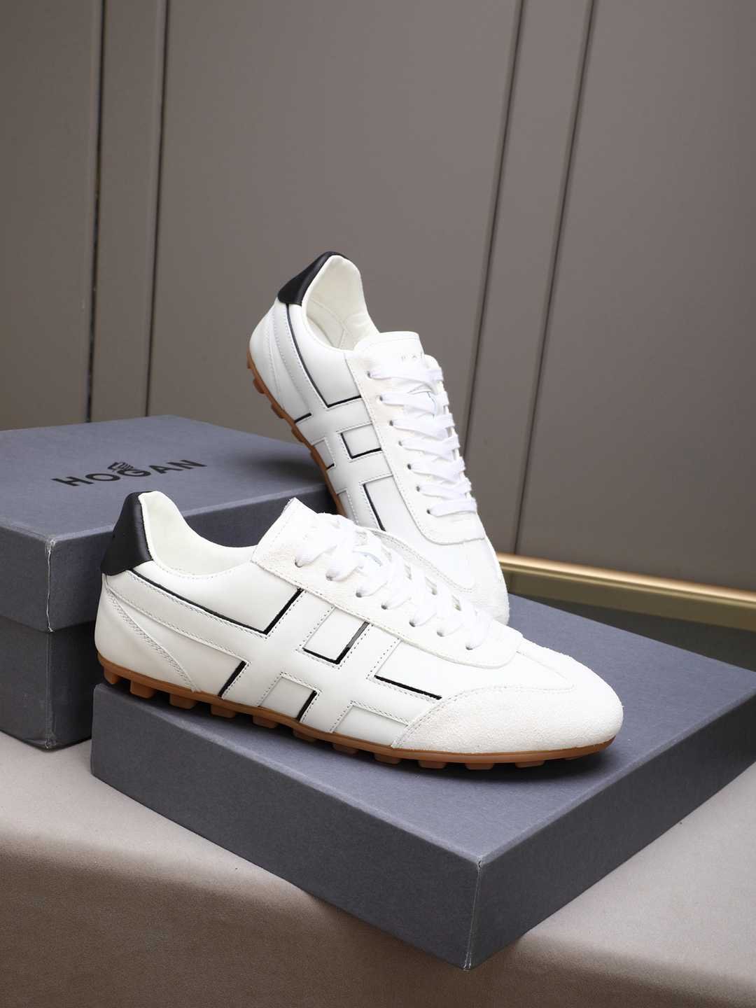 Hogan Calfskin leather Sneakers Colorway 2 1308350-2