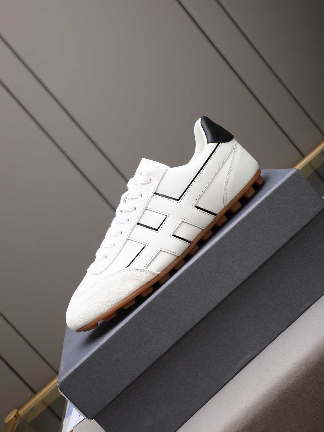 Hogan Calfskin leather Sneakers Colorway 2 1308350-2