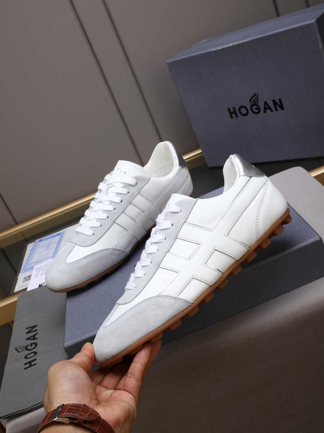 Hogan Calfskin leather Sneakers Colorway 1 1308350-1