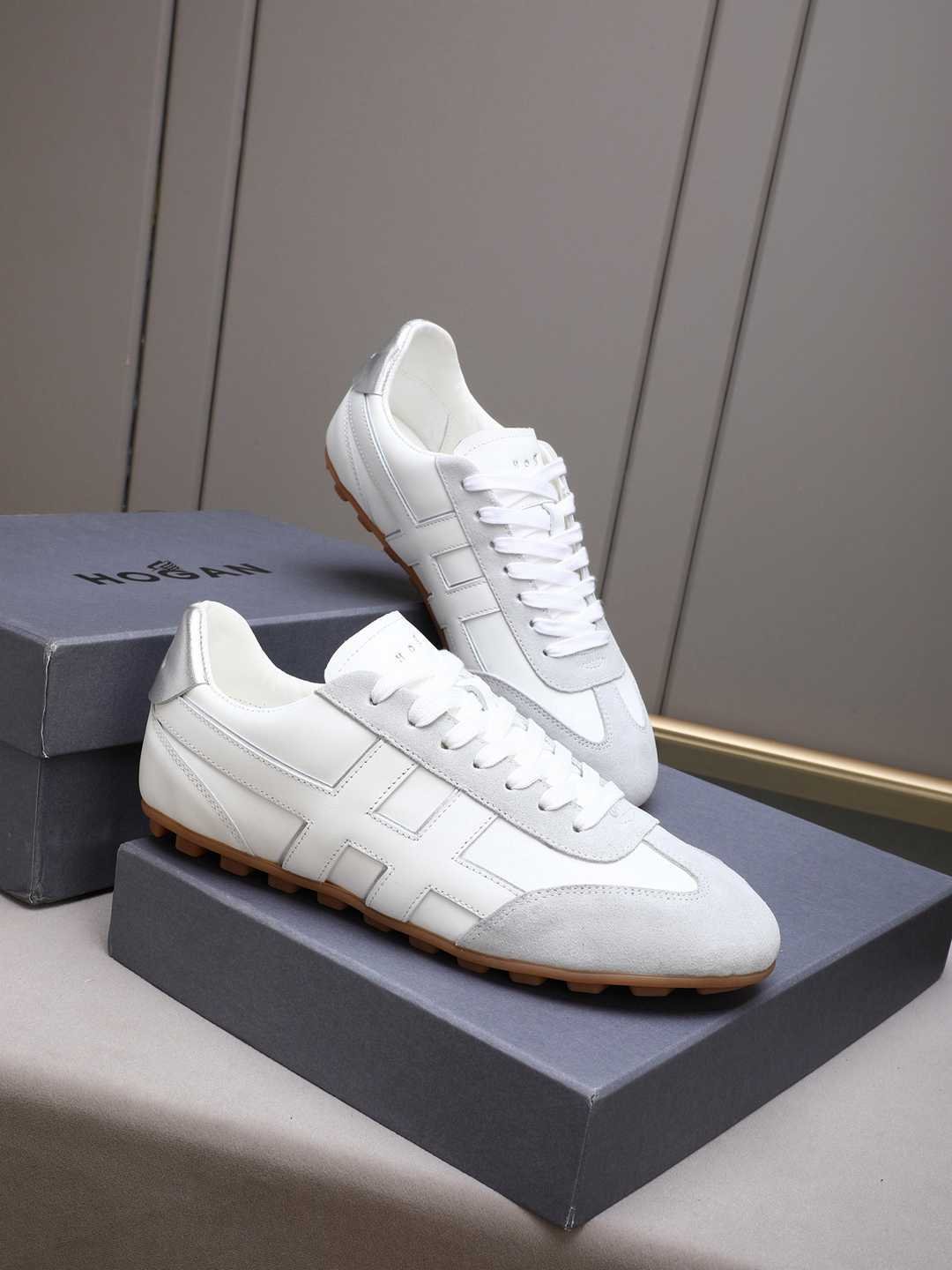Hogan Calfskin leather Sneakers Colorway 1 1308350-1