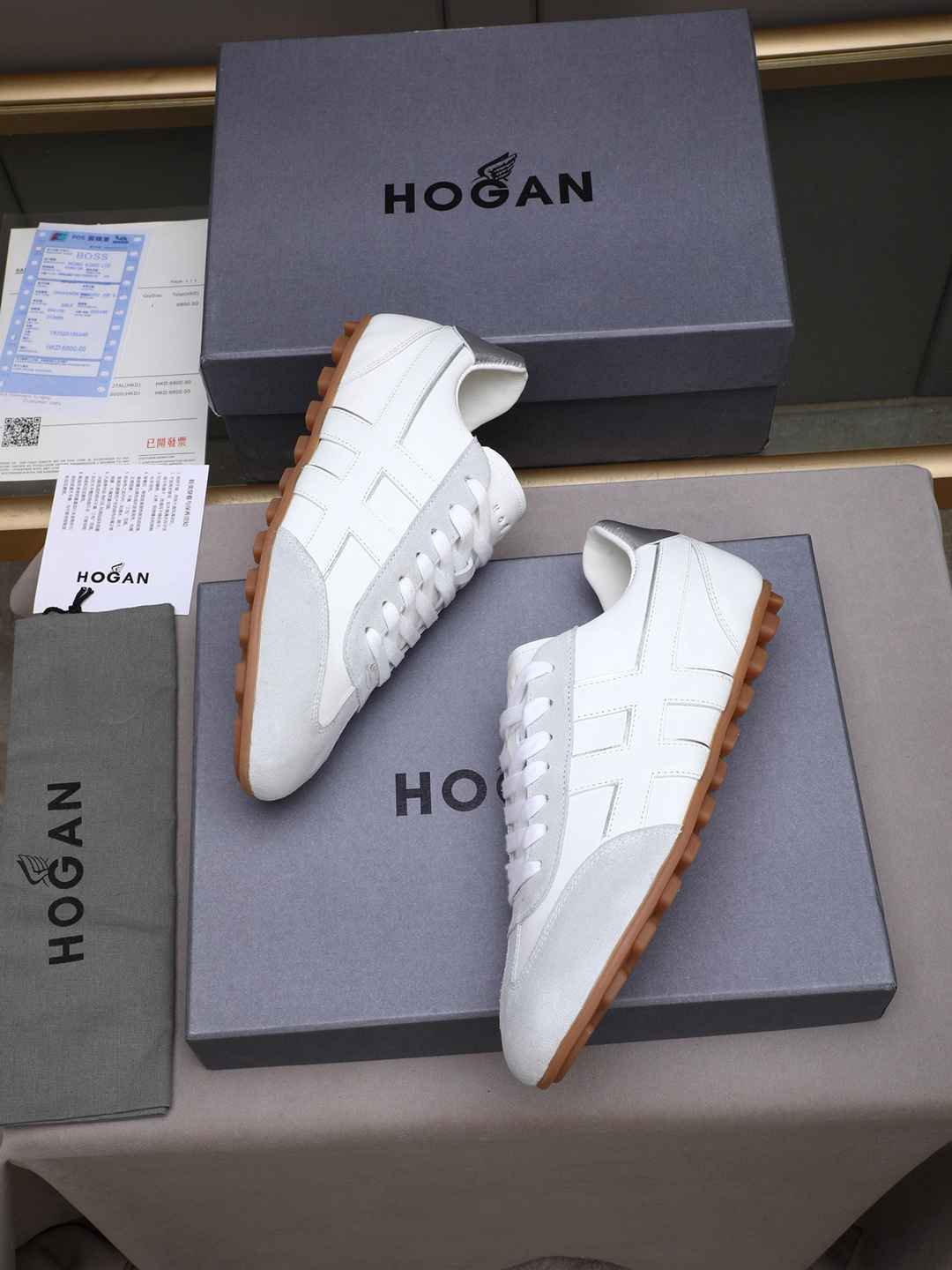 Hogan Calfskin leather Sneakers Colorway 1 1308350-1