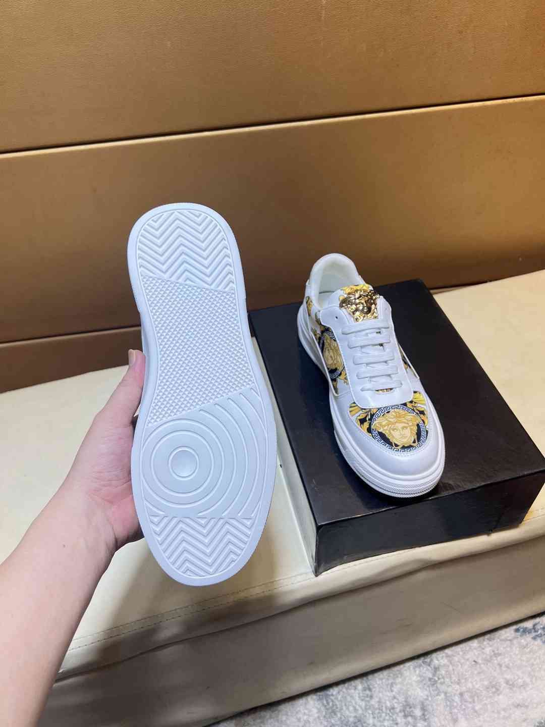 Versace Men’s HK wan Sneakers Colorway 1 1031230-1
