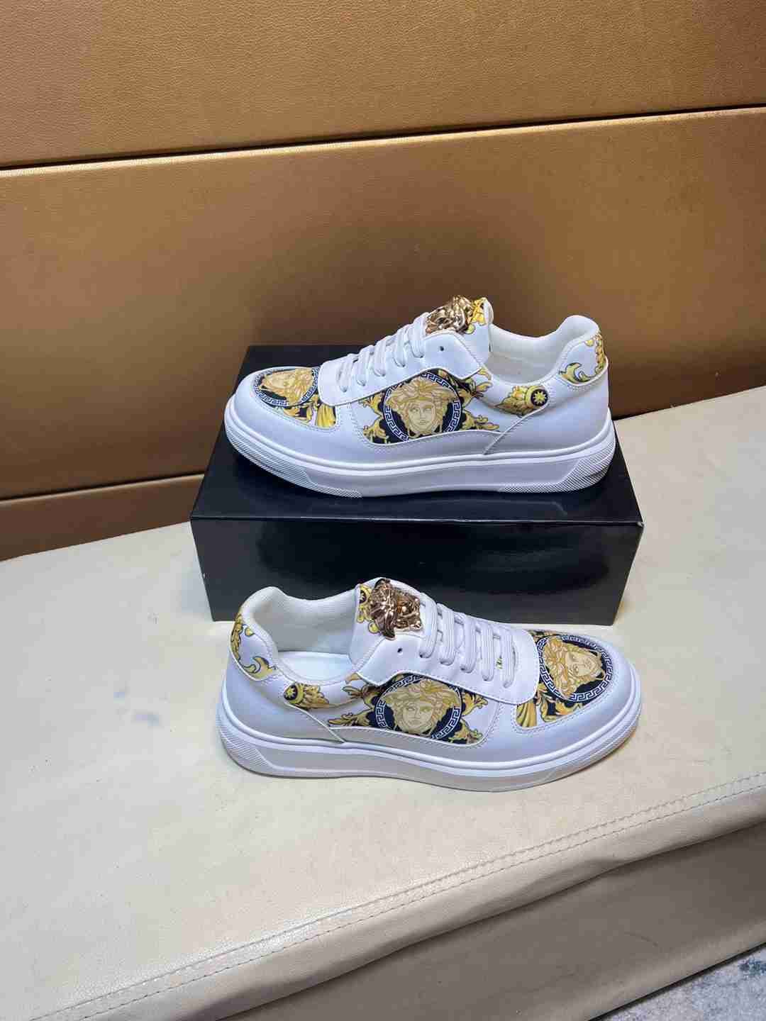 Versace Men’s HK wan Sneakers Colorway 1 1031230-1