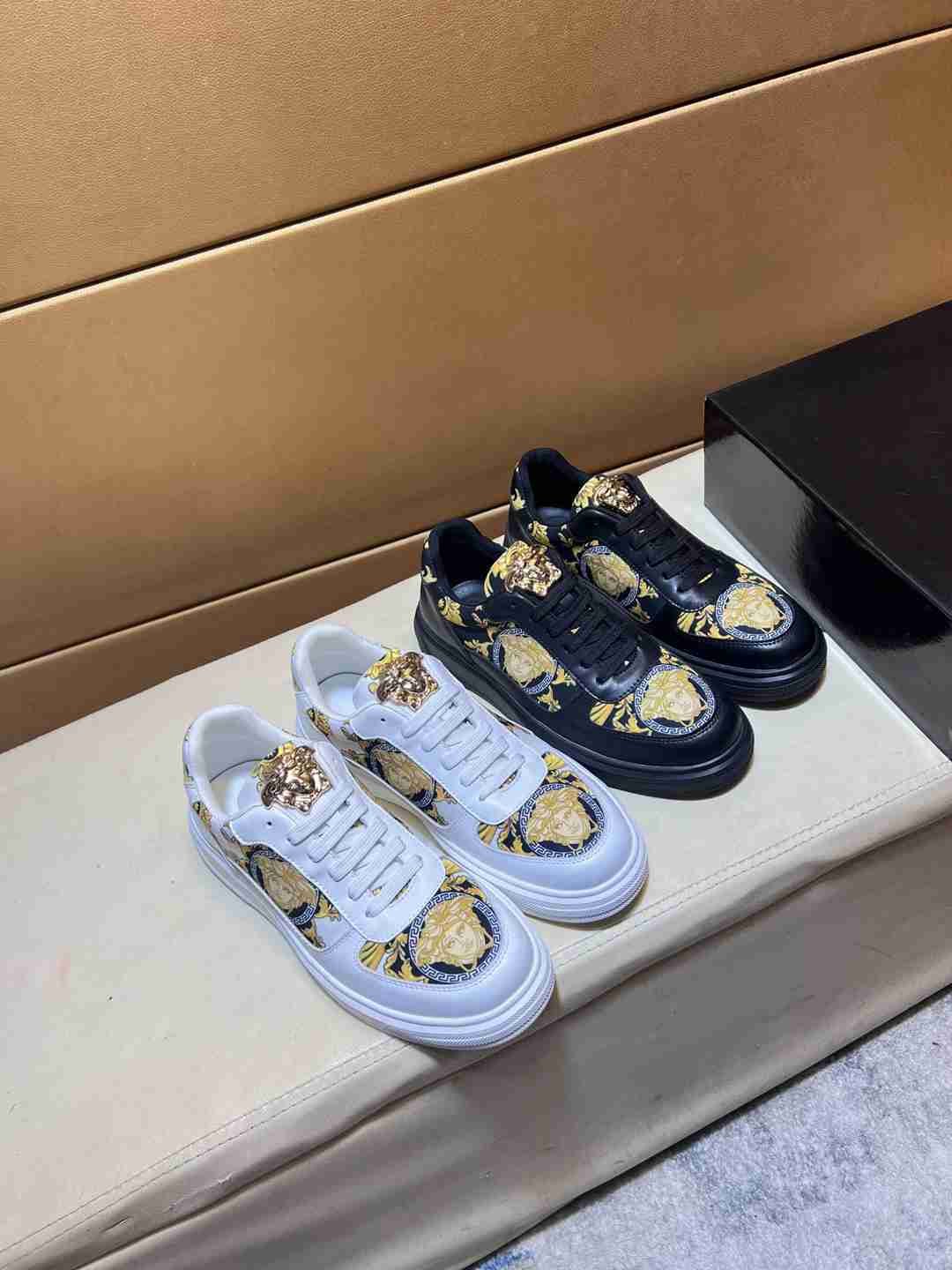 Versace Men’s HK wan Sneakers 1031230