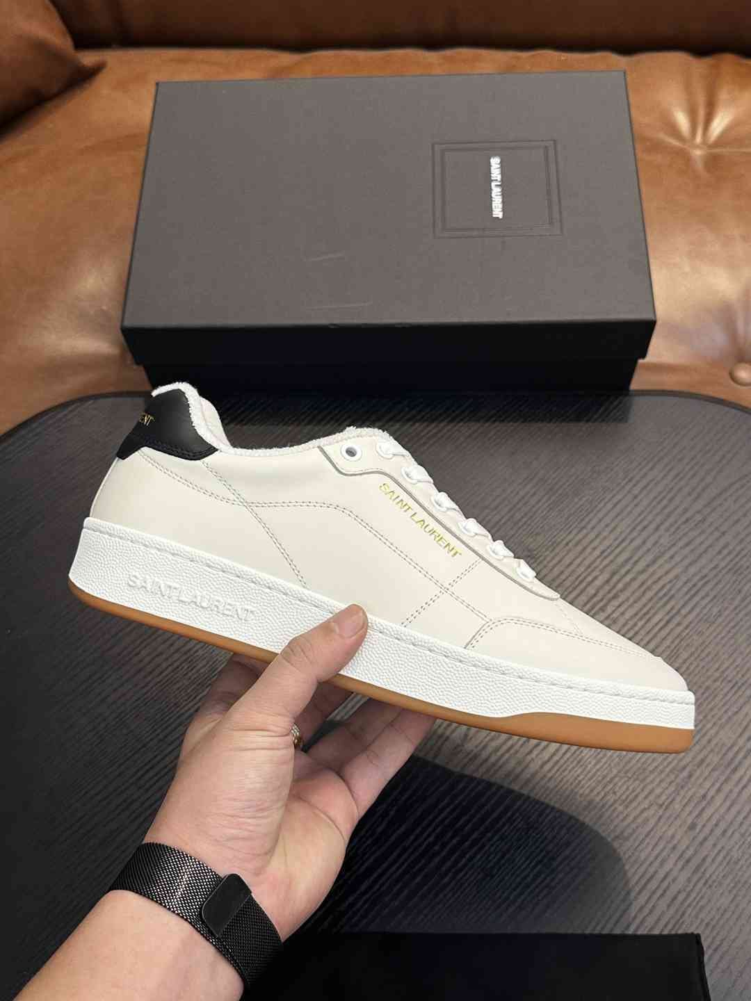 Saint Laurent SAINT LAURENT Low-Top Sneakers Gold Colorway 13 1612220-13