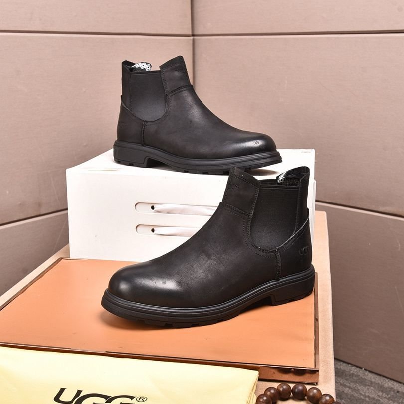 UGG Men’s Leather Boots Colorway 17 1190330-17