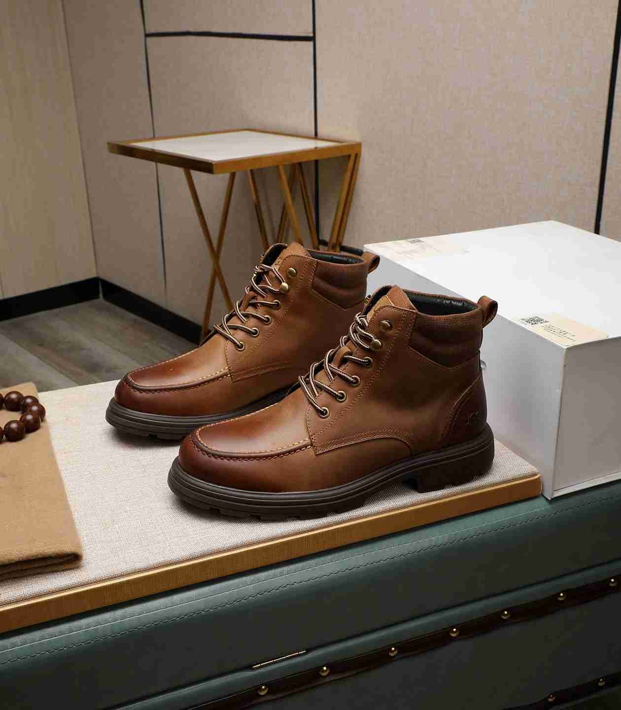 UGG Men's Leather Boots Colorway 13 1190330-13