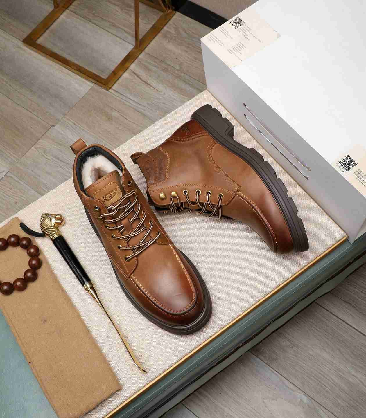 UGG Men’s Leather Boots Colorway 13 1190330-13