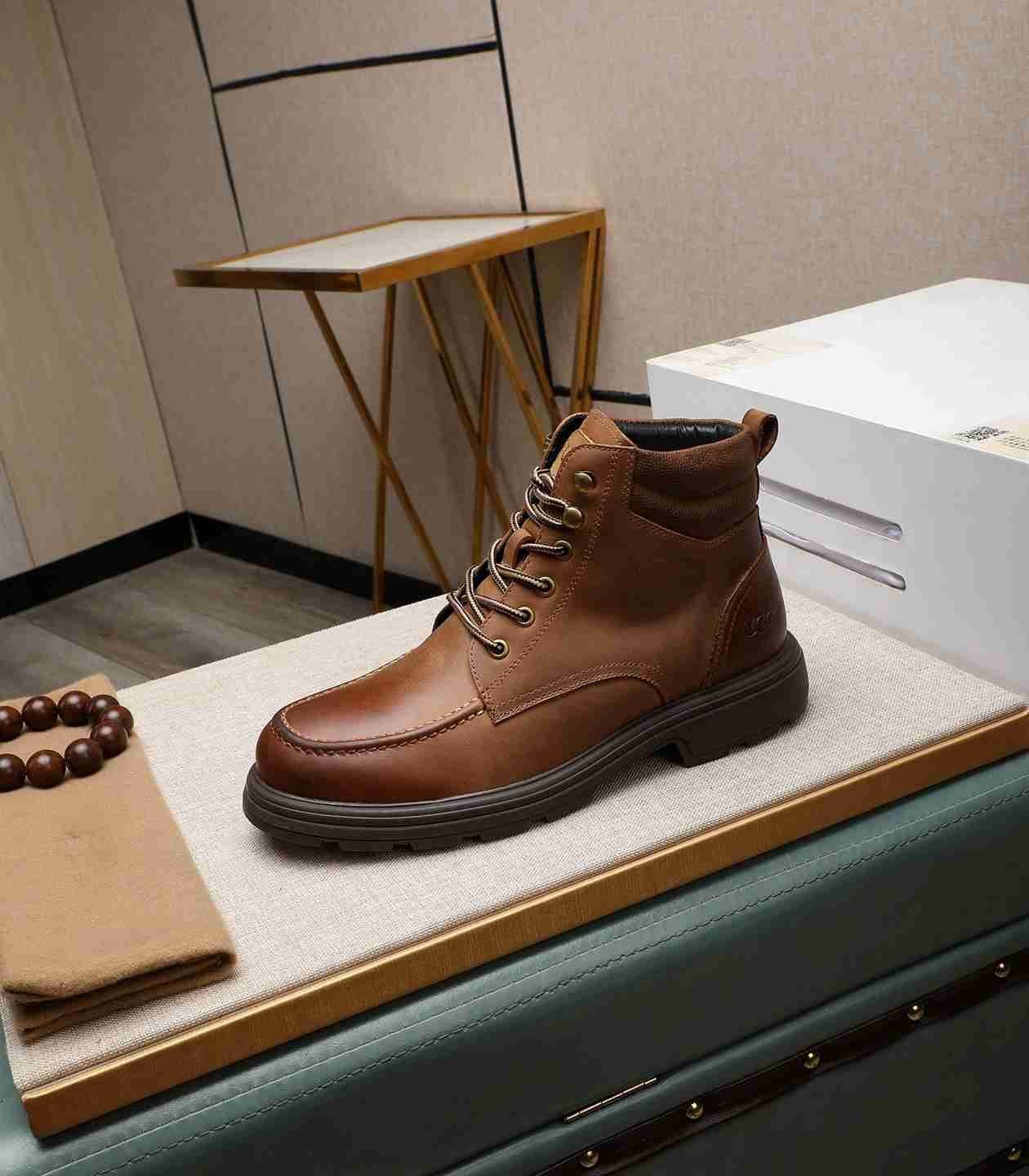 UGG Men’s Leather Boots Colorway 13 1190330-13