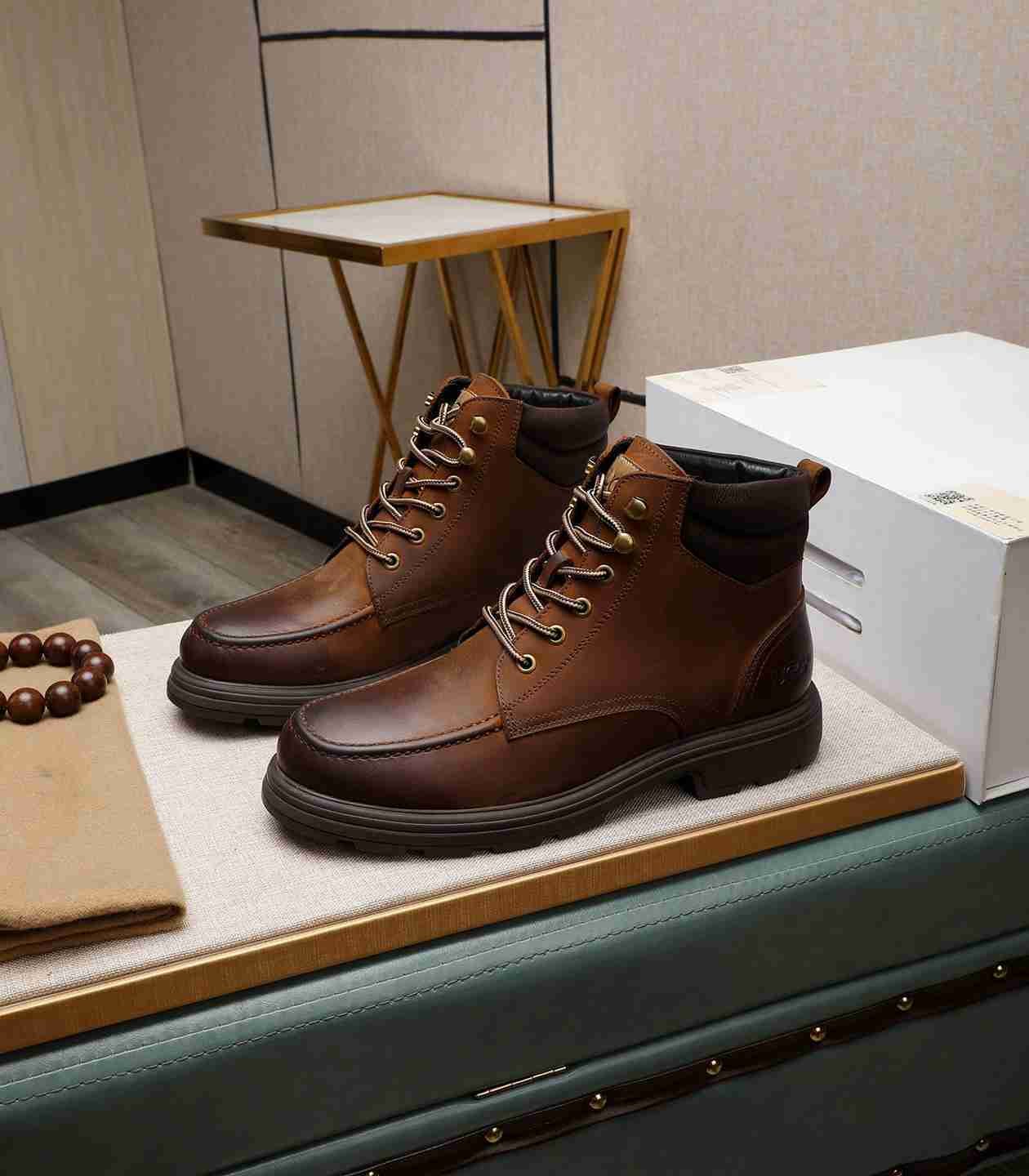 UGG Men's Leather Boots Colorway 12 1190330-12
