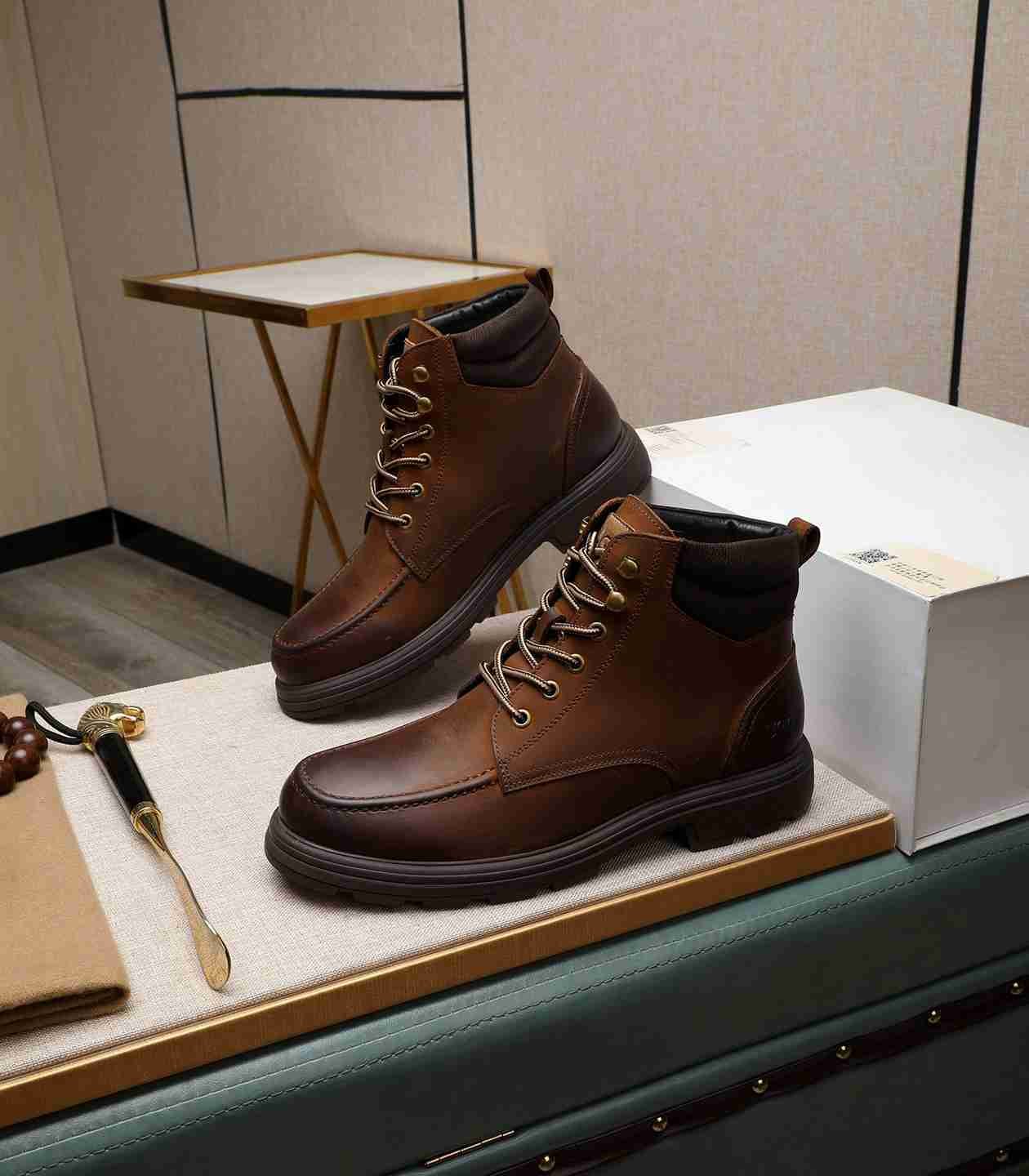 UGG Men’s Leather Boots Colorway 12 1190330-12